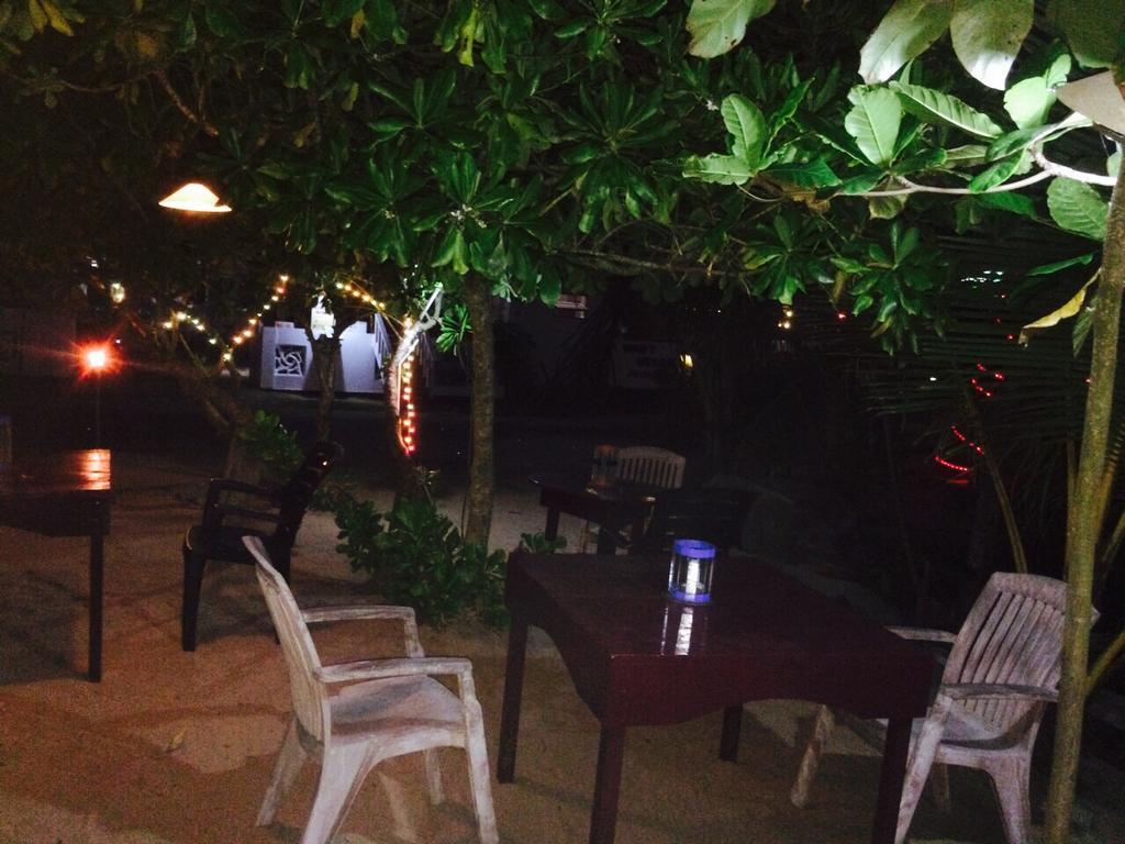 Sea Side Guest House Tangalle Buitenkant foto