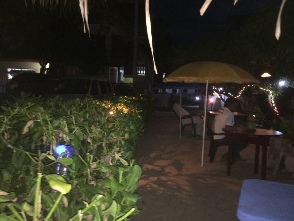 Sea Side Guest House Tangalle Buitenkant foto