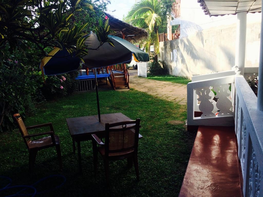 Sea Side Guest House Tangalle Buitenkant foto