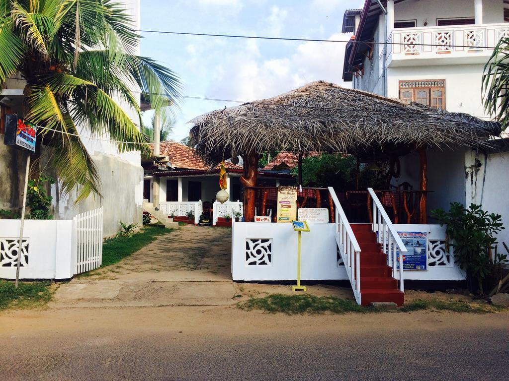 Sea Side Guest House Tangalle Buitenkant foto