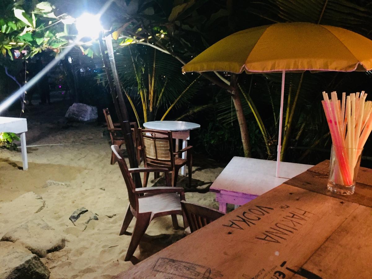 Sea Side Guest House Tangalle Buitenkant foto